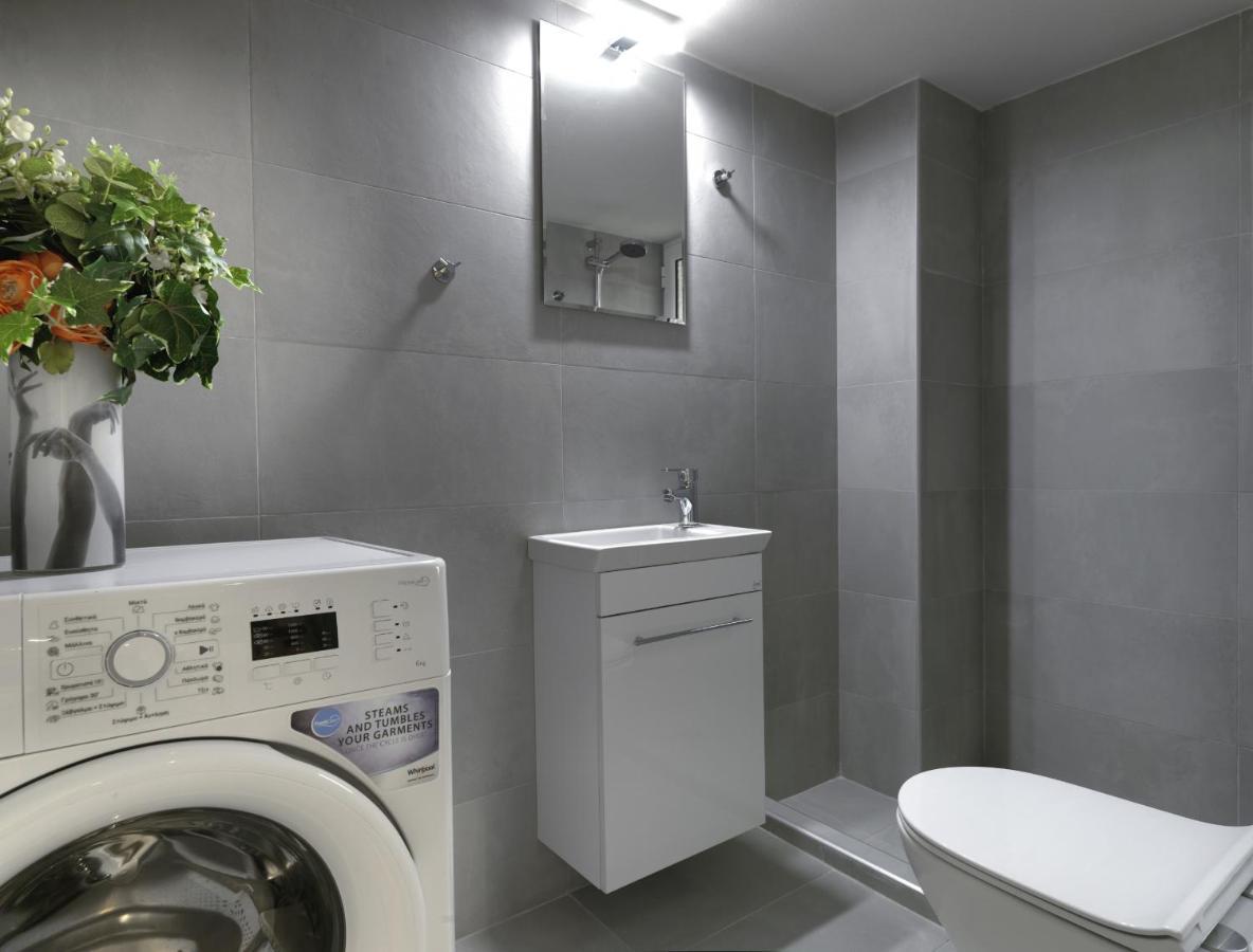 New Hidden Gem, A At A Super Prime Location Apartment Athens